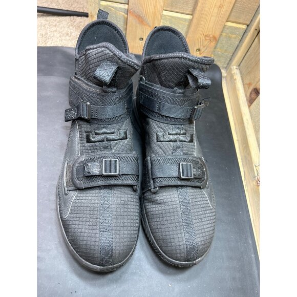 Nike Lebron Soldier 13 SFG Triple Black Out AR4225-005 Mens Basketball Shoes Siz - Picture 4 of 10